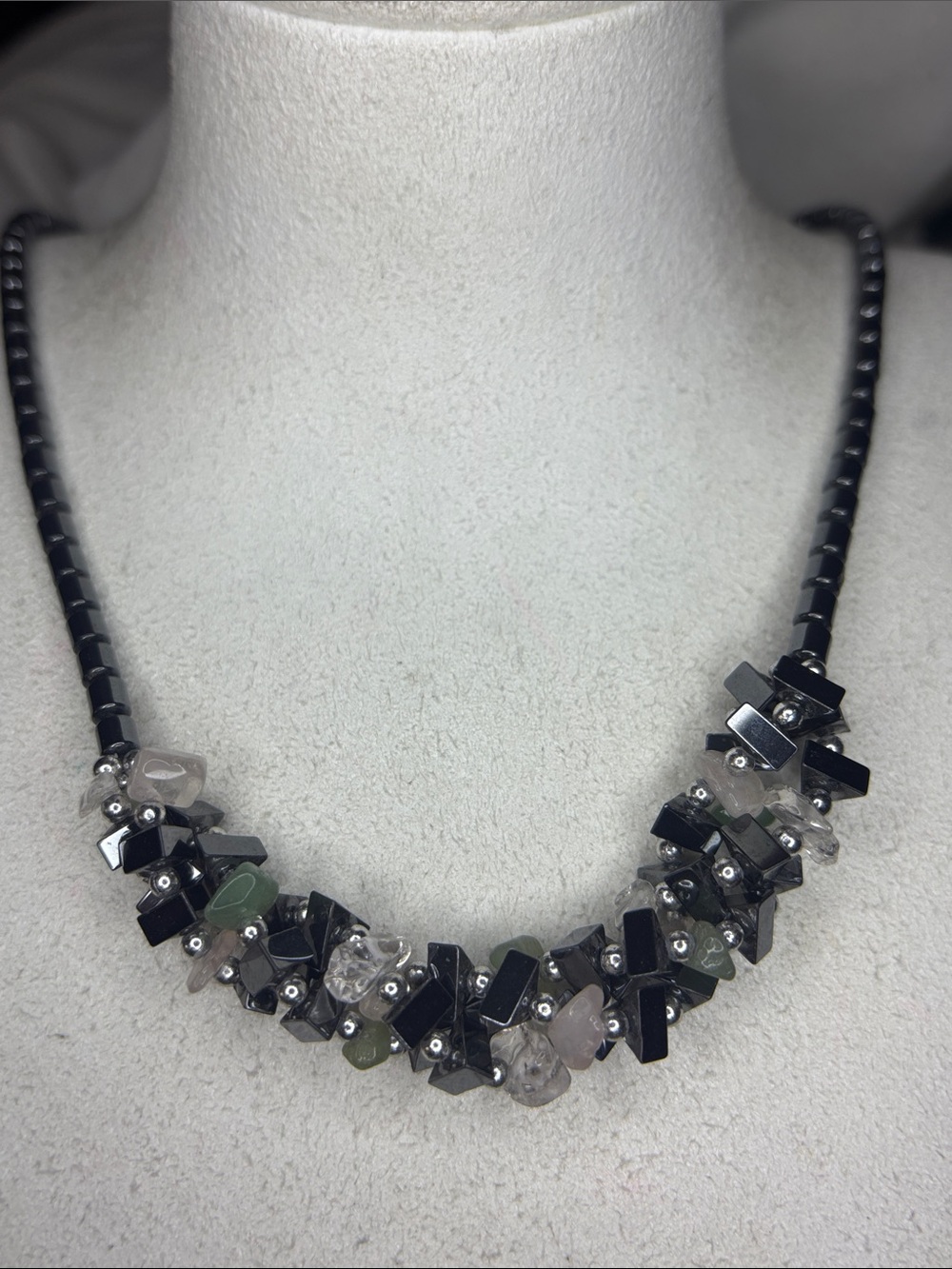 Hematite and quartz chip stone necklace